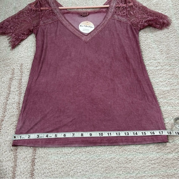 NWT POL Stonewash Lace V-Neck Tee Shirt Top Size Small Elevated Basic Dusty Rose - Picture 8 of 10
